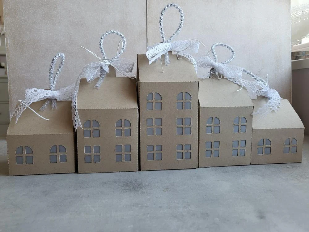 Advent House Gift Box Small - Image 7